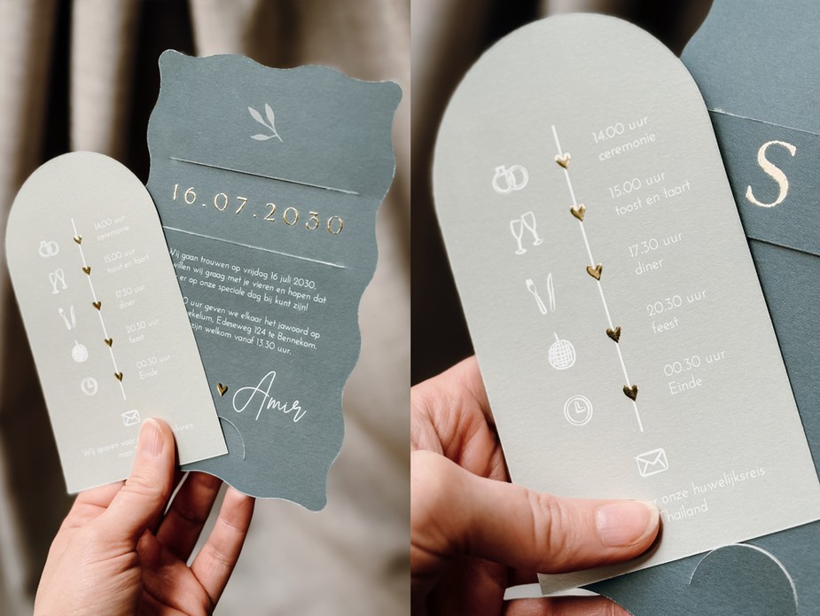 Bijzonder trouwkaartje set boog initialen